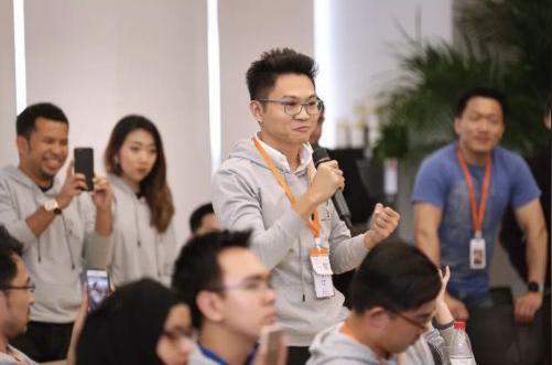 柬埔寨互联网创业终于起步了：青年们拿到一万美元投资都很开心