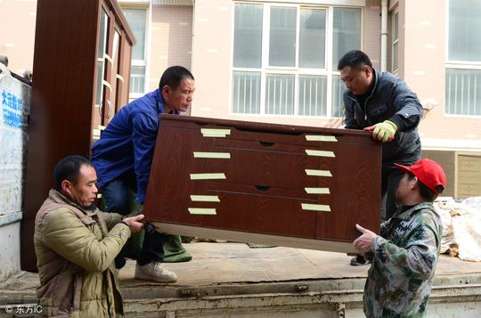 俗语“穷不搬家，富不迁坟，生意不好改大门”，你们认为有道理吗