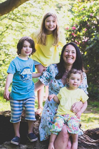 英夫妇开办特色户外幼儿园获女王奖排队者逾2000