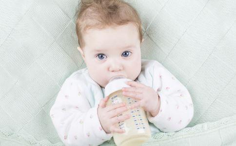用奶瓶喂奶和喝母乳有什么区别