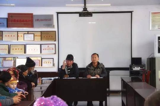 “1017”全国扶贫日，一起行动，一起帮！