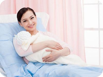 新生儿按需哺乳更重要