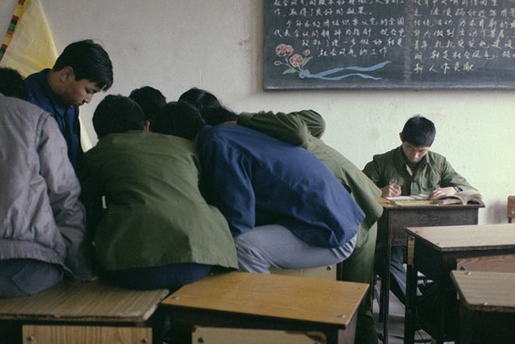 张同学bgm是什么歌