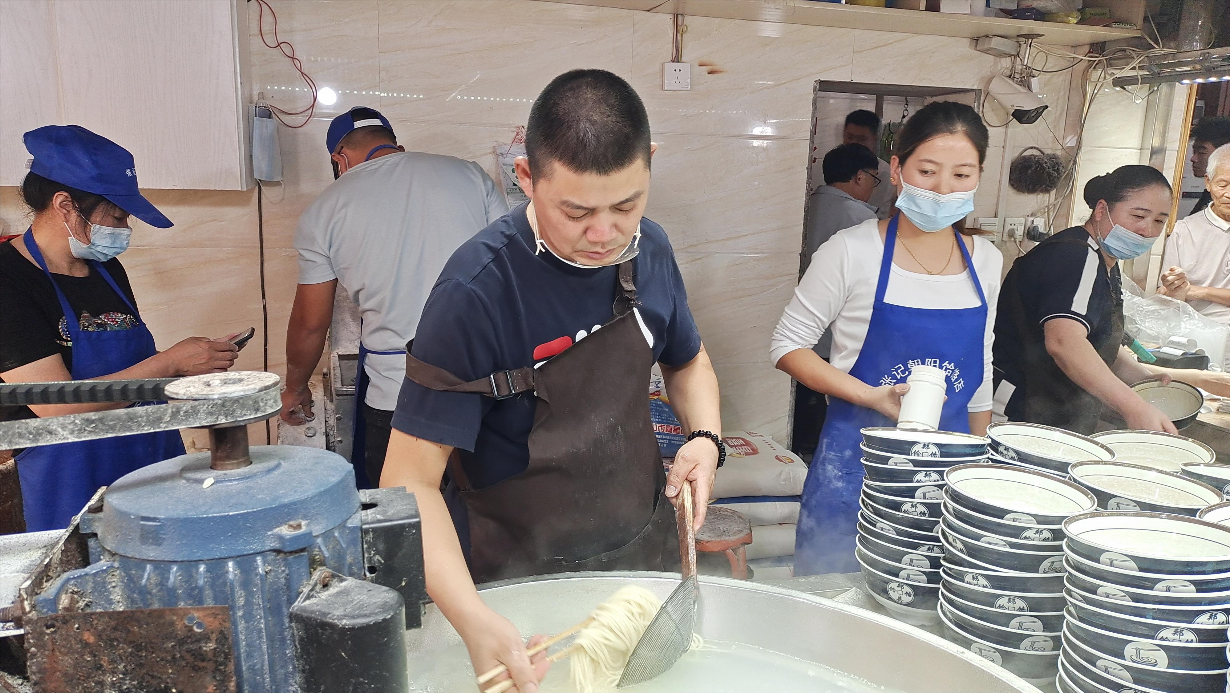 新乡有什么必吃的美食（新乡最有名的街边小吃）