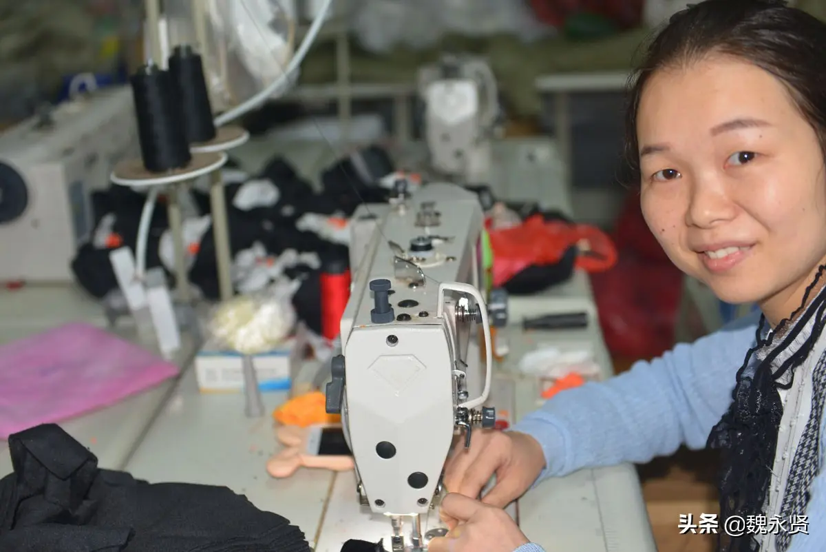 一年赚3千多万的公司有吗 一年赚5万的公司多吗