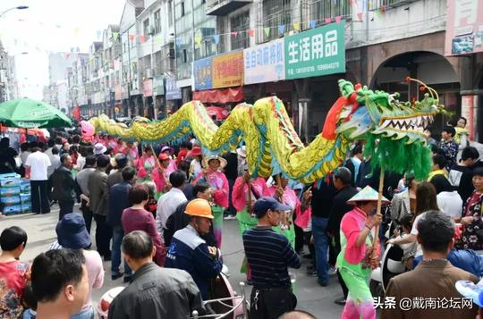 顾庄三二八庙会，据说人流是以往的双倍，放眼望去全是人人人人人