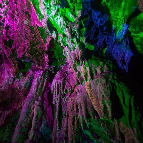 桂林溶洞银子岩图片相关长尾关键词有哪些