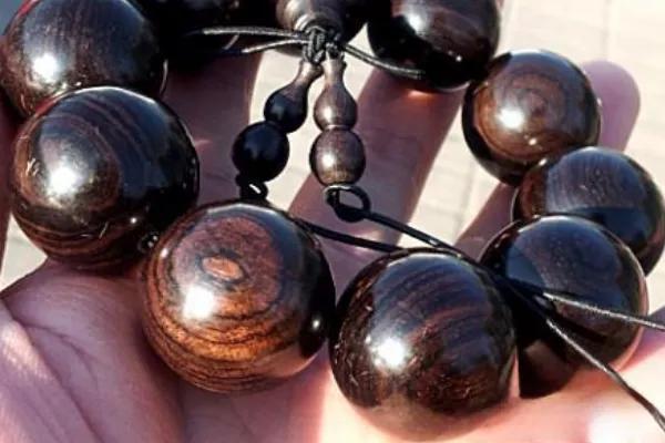 1,紫光檀属于紫檀还是黑檀,厚瓣乌木与紫光檀哪个好?