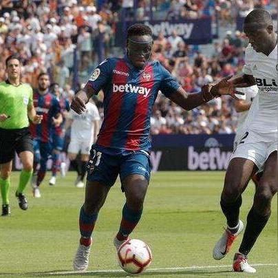 大连足球运动员体质的长尾关键词有什么