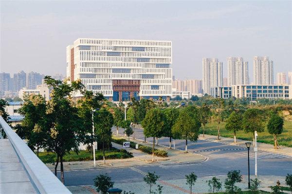武汉工程大学是一本吗(西安工程大学和武汉工程大学哪个好)