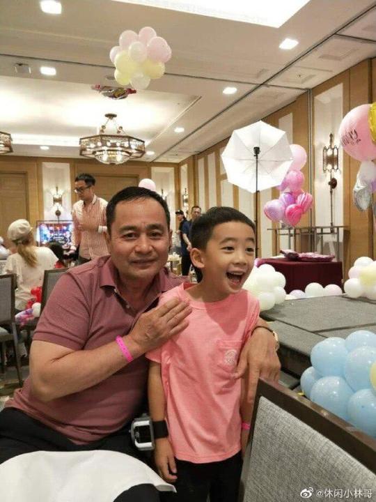 杨幂回港陪小糯米过生日，张大大组局杨超越与杨颖同框比拼颜值