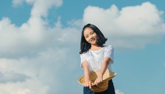 提醒中年女人：男人这样联系你，是想欺骗你的感情