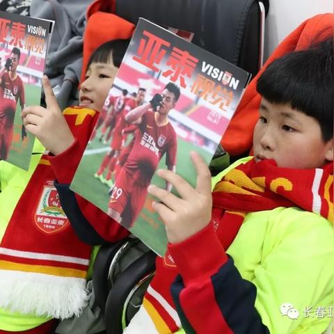 足球运动员御寒图片高清的长尾关键词有哪些