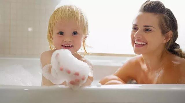 不同年龄阶段的婴儿怎样洗澡