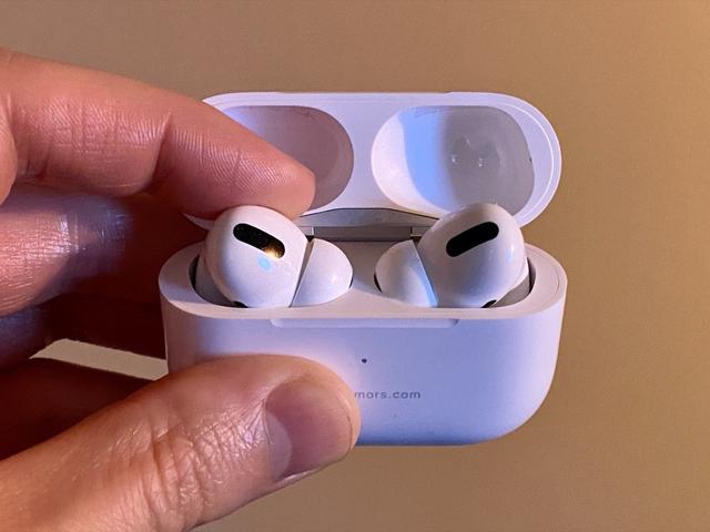 AirPods