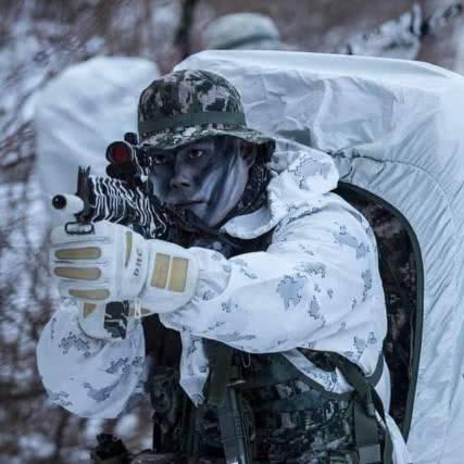 越南雪中踢足球比赛的长尾关键词有什么