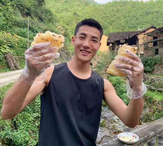 浙江90后小伙张俊杰，退伍后回家乡创业，如今靠养蜂年收入1500万