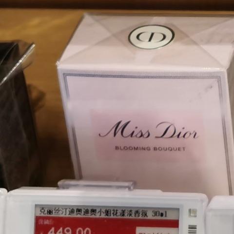 无锡市化妆学校在哪里啊