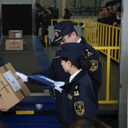 兰州办理护照都需要什么手续，如何办理?是统一办理还是必须在所在的当地派出所办理?大概费用是多少啊？