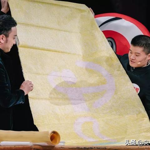 足球大腿颠球怎么练