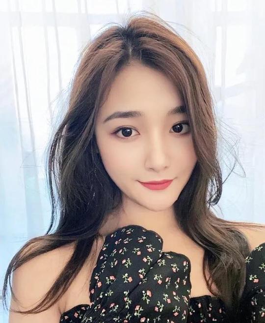 美欣直播间自曝陌陌巡乐会演唱曲目，即将开启厦门之旅