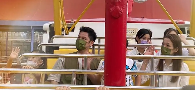 这么做竟然会让孩子“吃醋”