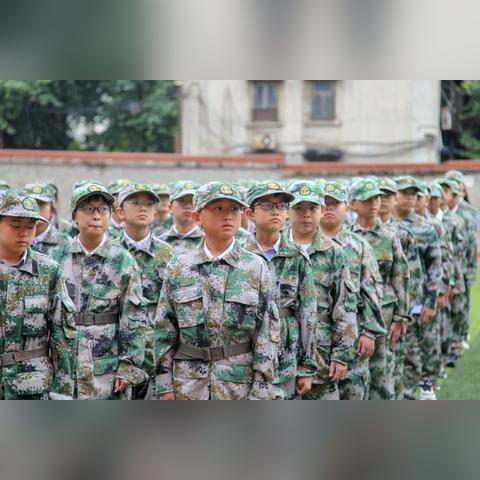 重庆大学06级军训的长尾关键词有哪些