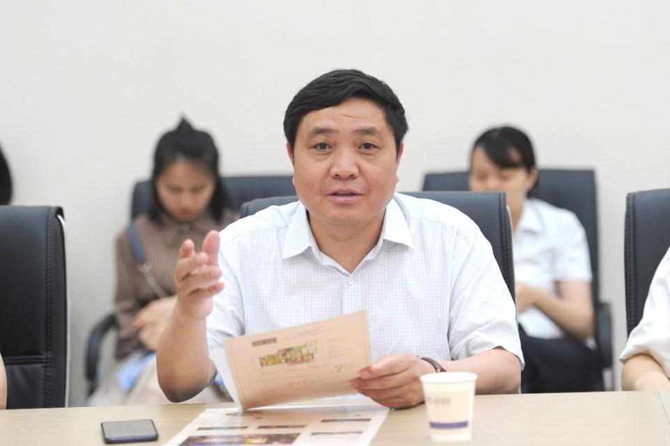 经济经纬毕业论文参考文献标准格式诗应该怎样写