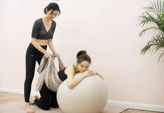 bmommy孕期教育-康乃馨母乳会携环球夫人科学育儿