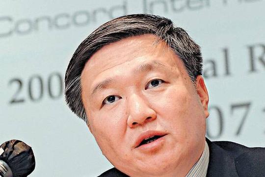 跟李嘉诚借钱做生意，如今亏了还不起，被李嘉诚告上法院申请破产