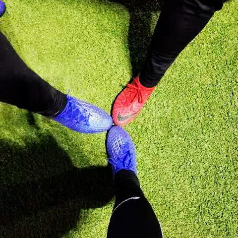 单挑足球小游戏怎么变强