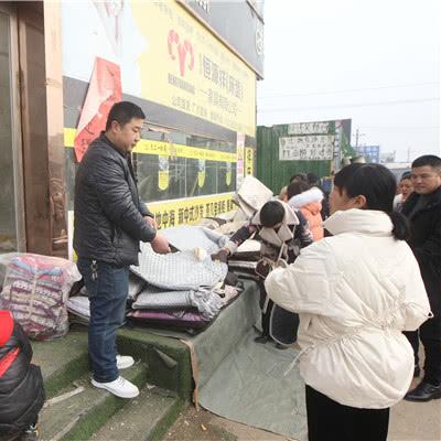 深圳华南城有没有卖建材的？