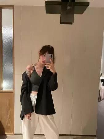 抖音红人痞幼自称身价上亿，曝年龄学历全造假，回应已发律师函