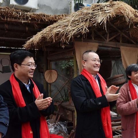 估价380万 著名画家巨幅画作遭泼墨：千万网友献策补救