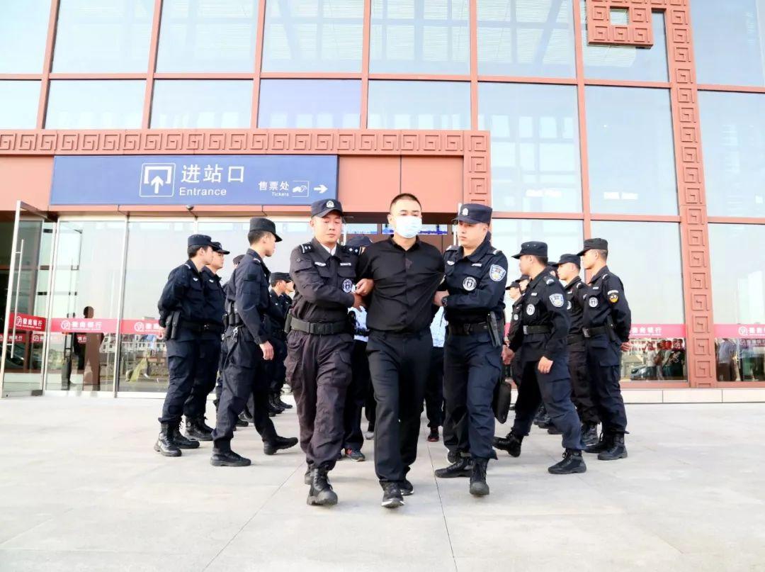 热水器外壳有水是怎么回事