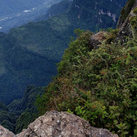 成都市到峨眉山怎么做车