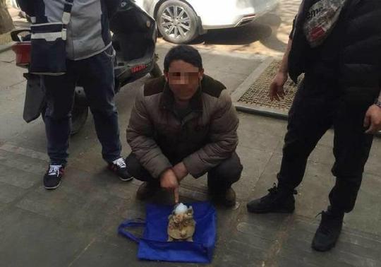 你见过的街边卖古董骗局，我们来揭秘他们如何行骗