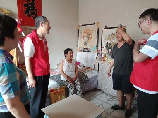 西固区教育系统“红烛先锋”志愿者用实际行动践行“红烛”精神