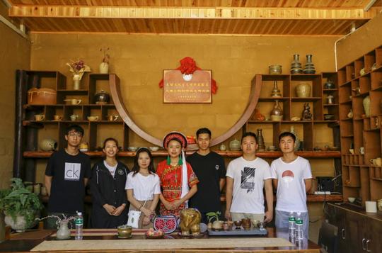 云南工商学院学生创业项目让大理非物质文化遗产再放异彩