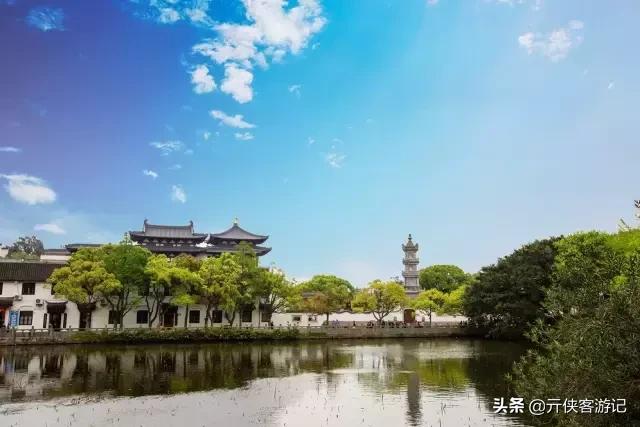 阎宝宝怎么起名字女孩(小说女主的名字三字高冷)