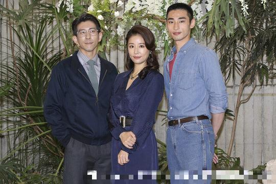 44岁林心如直播显疲惫，与霍建华频传婚变，回怼：太闲就去念经