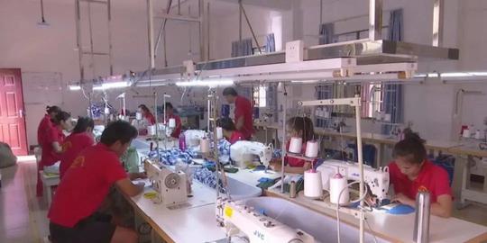 临高：采取“助残产业+托养服务”模式带动残疾人家门口就业