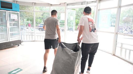 小伙临近毕业揣5000块钱去创业，首单业务收了500公斤的“二手货”