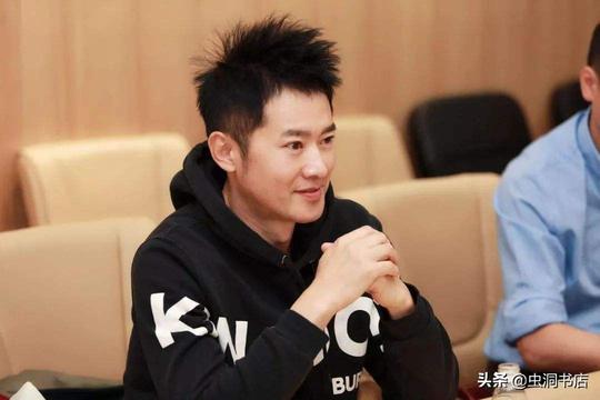 他是前途无量的演员 ，跟李冰冰借3万元创业，不当演员选择经商