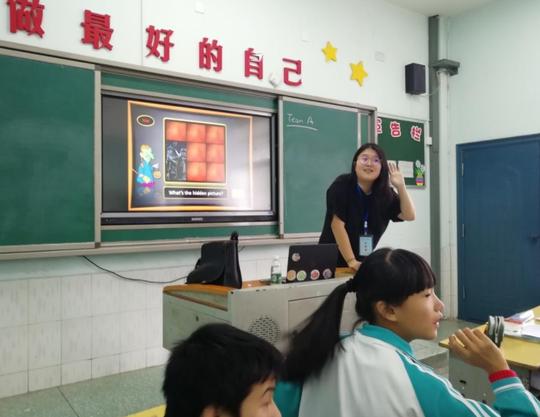 教师行业“怪现象”：一边没人报，一边扎堆考，为何会这样？