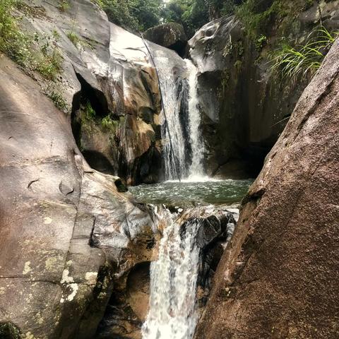 桂林市龙潭瀑布在哪里