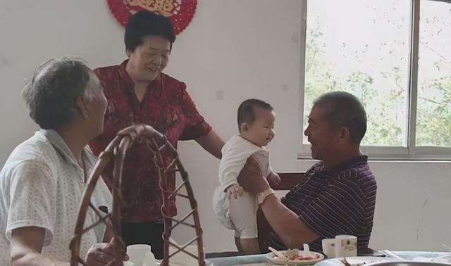 孩子多大会叫爸爸妈妈 孩子多大会叫爸爸妈妈