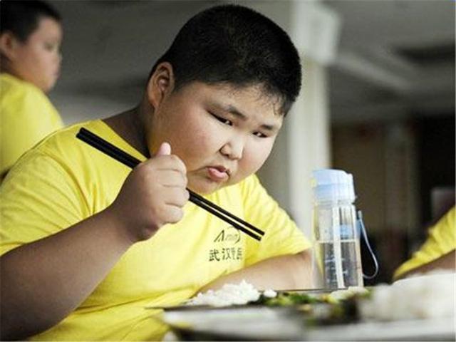 宝宝身高不达标是什么原因导致的