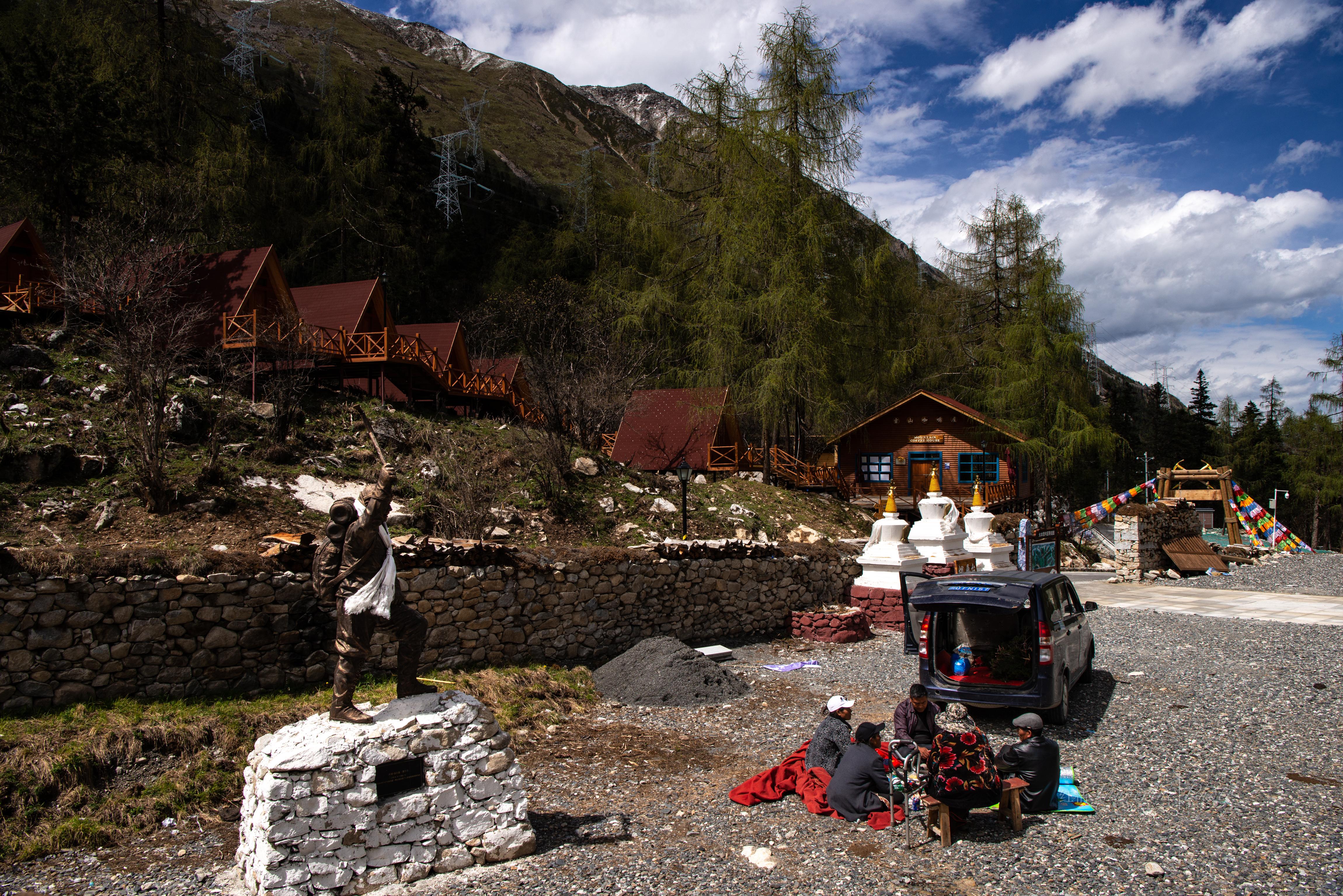 原神山中雪山顶怎么上（那边海拔大概是多少）