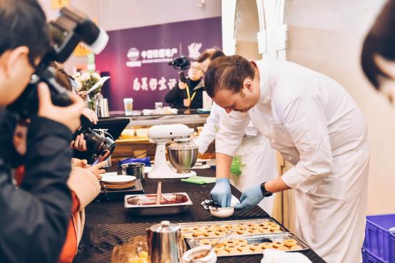 给客人做什么美食（做什么最合适）